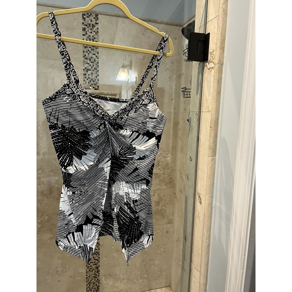 Miraclesuit Castaway Love Knot Tankini Top Black Floral Underwire Sz 16 XL